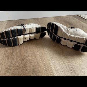 On-running shoes - women size 9